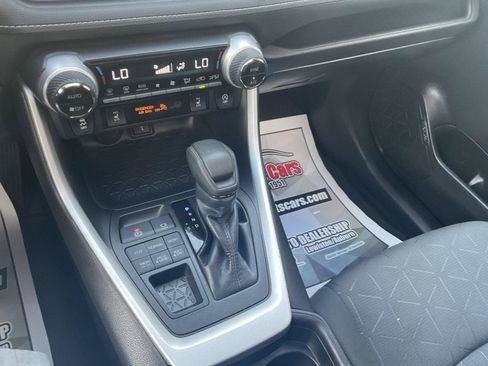 Used 2021 Toyota RAV4 XLE w/ Convenience Package AWD/4WD image 19