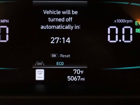 Used 2025 Hyundai Elantra Hybrid FWD image 8