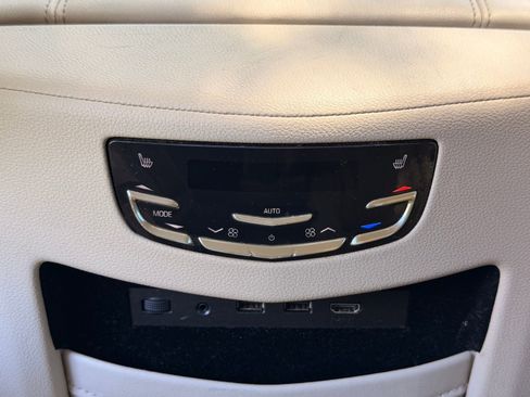 Used 2019 Cadillac Escalade Premium Luxury image 16