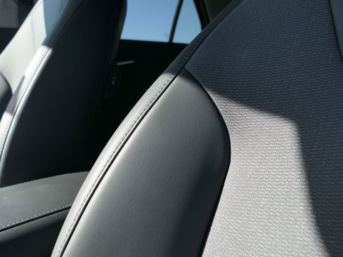 Used 2025 Kia Niro EX image 13