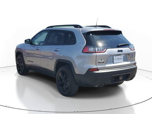Used 2019 Jeep Cherokee Latitude w/ Comfort & Convenience Group AWD/4WD image 3
