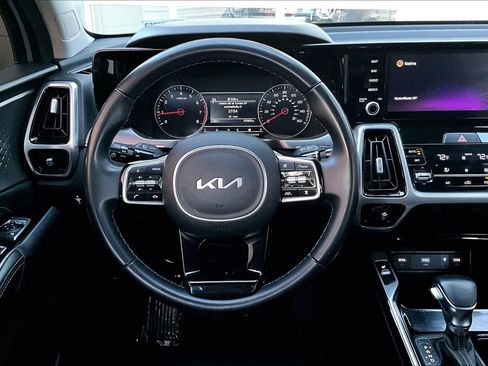 Used 2022 Kia Sorento SX image 5