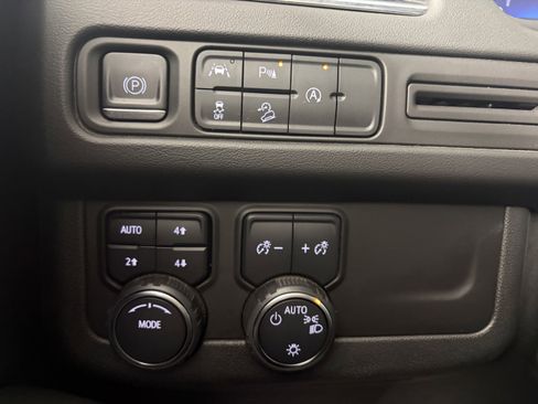 Used 2024 Chevrolet Tahoe Premier image 37