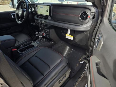 New 2025 Jeep Gladiator Rubicon image 9