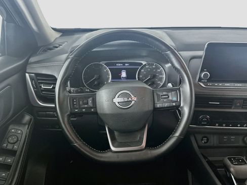 Used 2025 Nissan Rogue SV AWD/4WD image 18