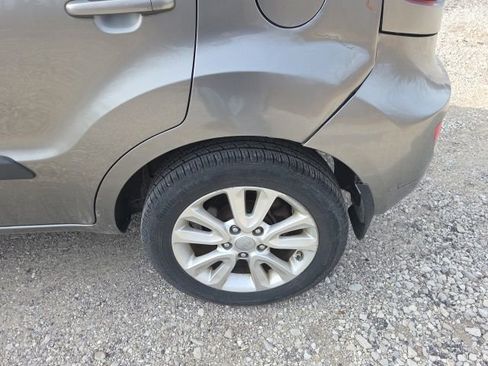 Used 2013 Kia Soul + w/ Audio Pkg image 12