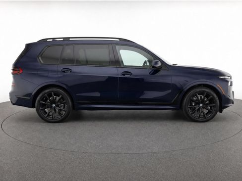 Used 2024 BMW X7 xDrive40i w/ M Sport Package AWD/4WD image 4