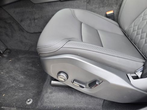 New 2026 Volvo XC90 B6 Plus w/ Protection Package Premier image 25