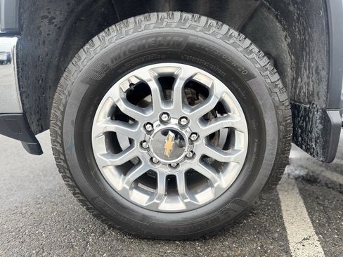 Used 2024 Chevrolet Silverado 2500 LTZ w/ LTZ Premium Package image 3