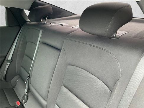Used 2019 Chevrolet Malibu LT FWD image 14