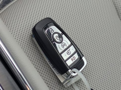 New 2026 Lincoln Aviator 2WD image 30