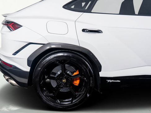 Used 2023 Lamborghini Urus Performante image 14