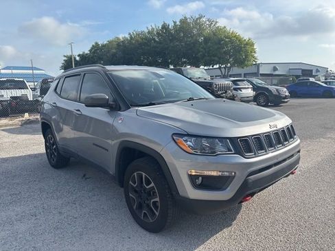 Used 2019 Jeep Compass Trailhawk AWD/4WD image 3