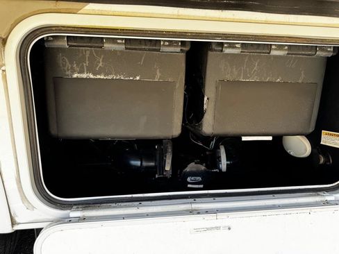 Used 2022 Ford E-450 and Econoline 450 Super Duty w/ Motorhome Prep Package RWD image 18