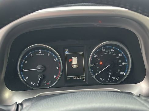 Used 2018 Toyota RAV4 Limited image 16