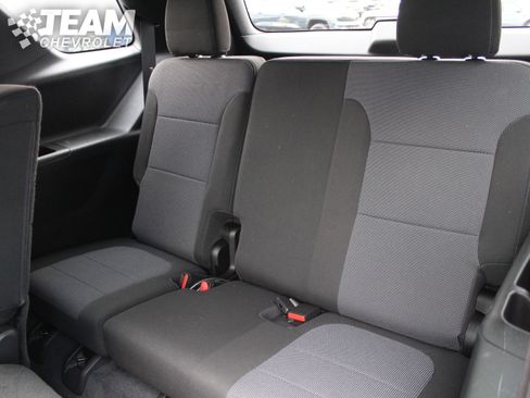Used 2022 Chevrolet Traverse LT w/ LPO, Floor Liner Package image 23