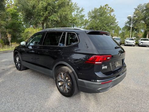 Used 2023 Volkswagen Tiguan SE w/ Panoramic Sunroof Package AWD/4WD image 12