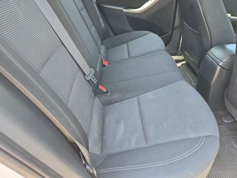 Used 2017 Hyundai Elantra GT FWD image 18