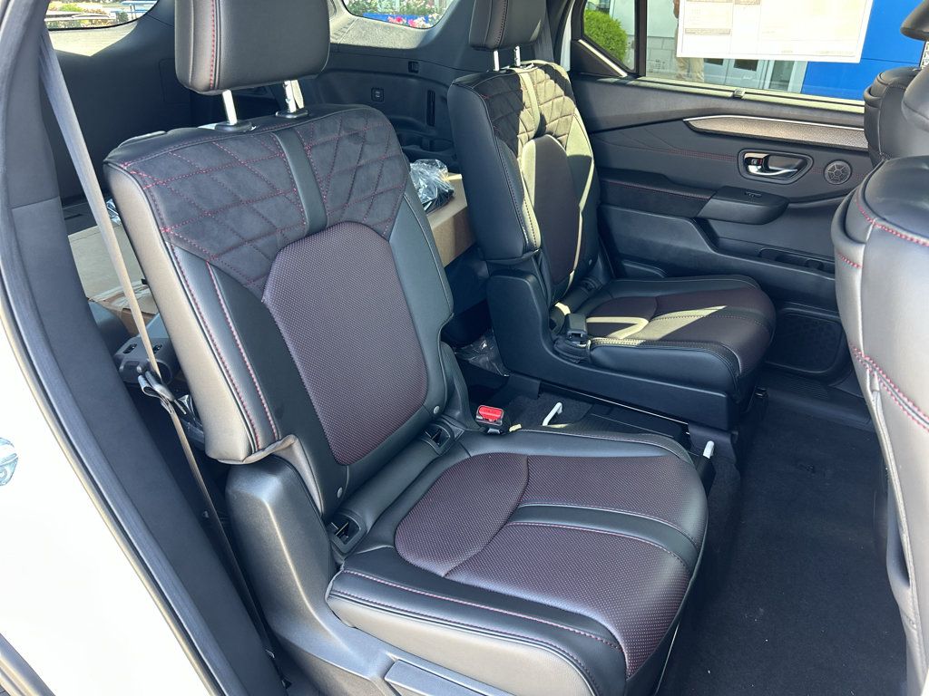 New 2026 Honda Pilot Black Edition image 24