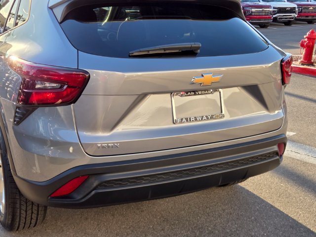 Certified 2024 Chevrolet Trax LS w/ LS Convenience Package FWD image 3