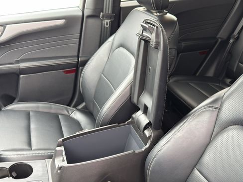 Used 2025 Ford Escape Platinum AWD/4WD image 18