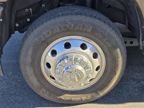 Used 2023 RAM 3500 Limited image 10