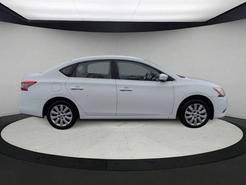 Used 2015 Nissan Sentra S image 9