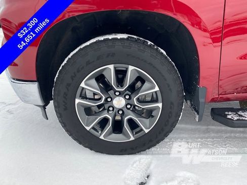 Used 2023 Chevrolet Silverado 1500 LT w/ Convenience Package II image 17