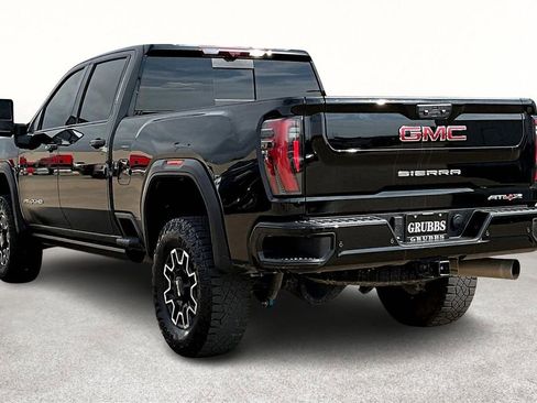 Used 2025 GMC Sierra 2500 AT4X AWD/4WD image 15