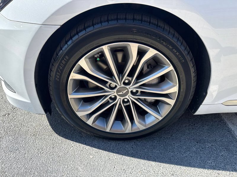 Used 2015 Hyundai Genesis 3.8 w/ Option Group 02 RWD image 10