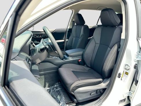 Used 2025 Subaru Outback Premium w/ Popular Package #1A AWD/4WD image 19