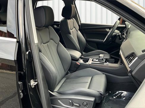 Used 2025 Audi Q5 2.0T Premium Plus w/ Premium Plus Package image 29