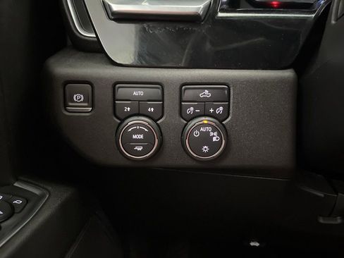 Used 2023 Chevrolet Silverado 1500 LT image 60