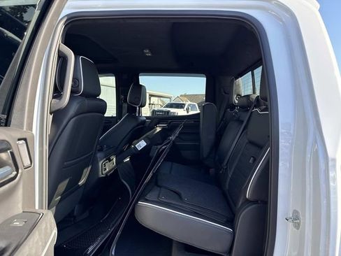Used 2023 GMC Sierra 1500 AT4X image 12