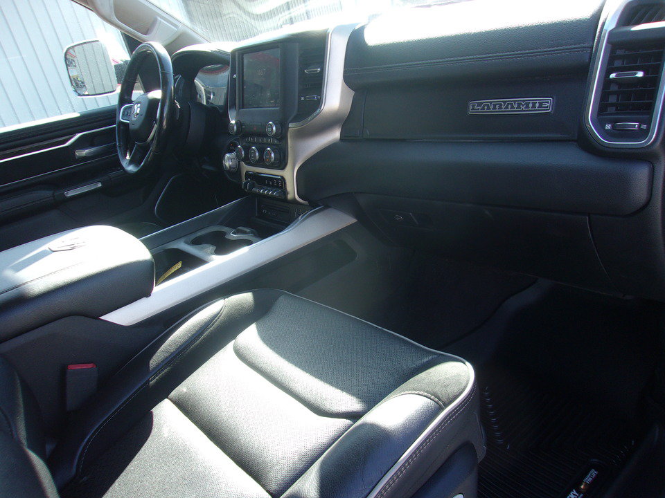 Used 2019 RAM 1500 Laramie AWD/4WD image 16