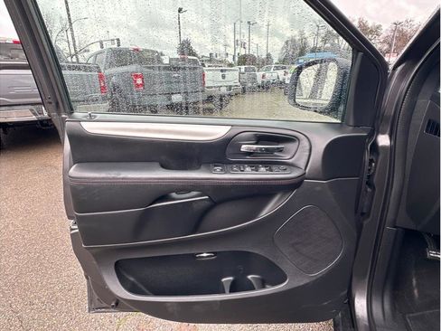Used 2019 Dodge Grand Caravan GT image 15
