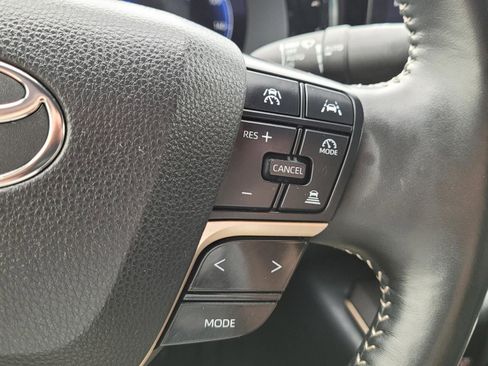Used 2024 Toyota Crown AWD/4WD image 30