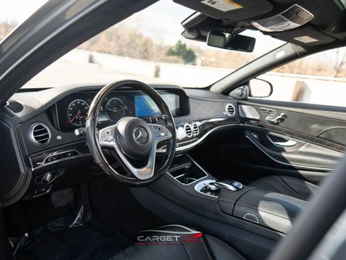 Used 2019 Mercedes-Benz S 560 4MATIC Sedan w/ Premium Package image 13