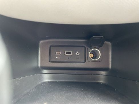 Used 2022 Chevrolet Equinox LS FWD image 28