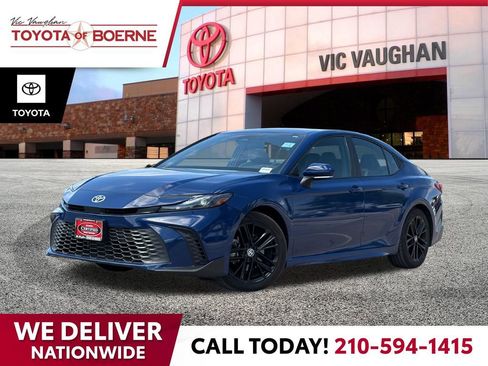 Certified 2025 Toyota Camry SE image 1