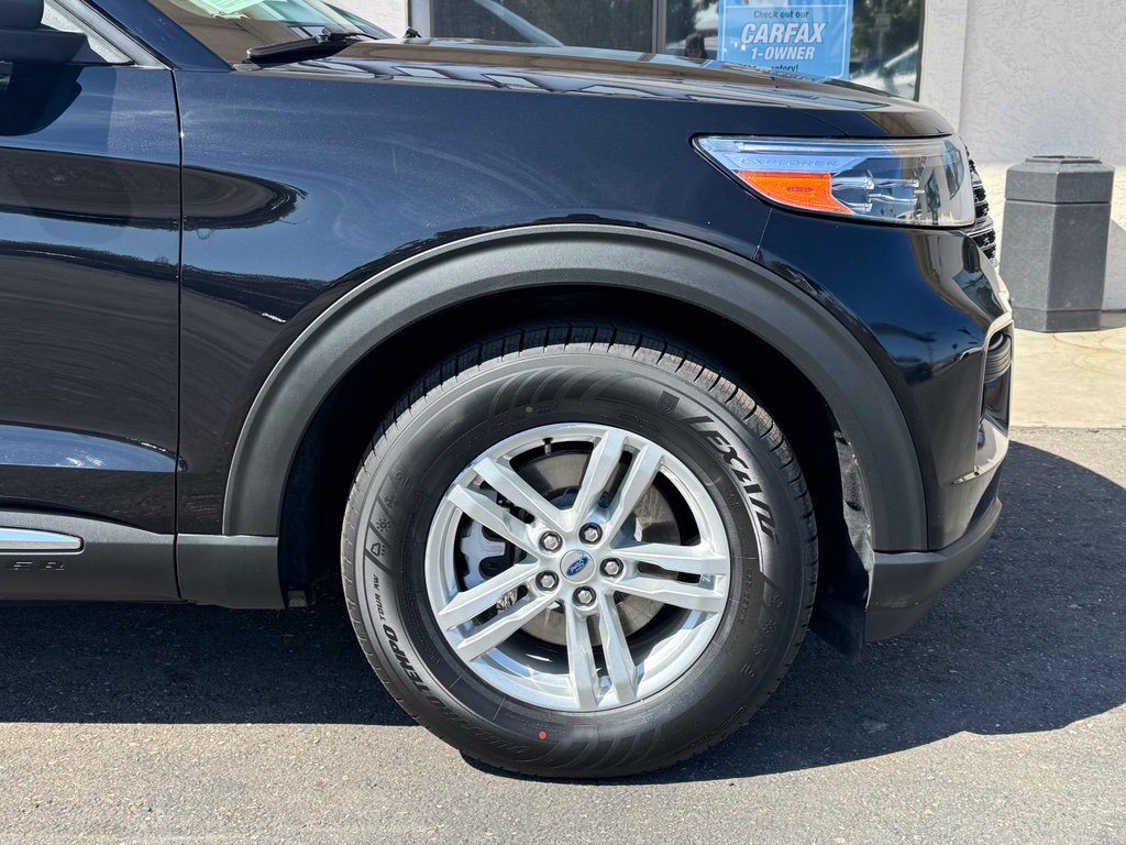 Used 2022 Ford Explorer XLT RWD image 2
