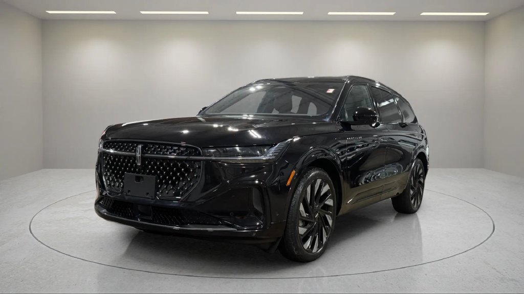 Certified 2024 Lincoln Nautilus Reserve w/ Jet Appearance Package (87T) AWD/4WD image 16