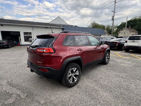 Used 2016 Jeep Cherokee Trailhawk w/ Cold Weather Group image 9