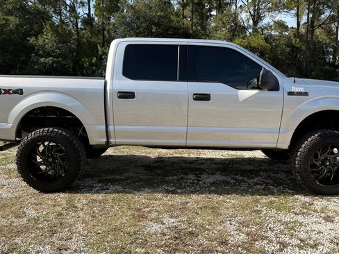Used 2017 Ford F150 XLT AWD/4WD image 7