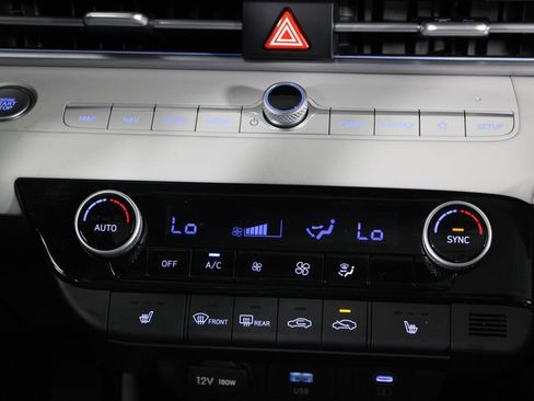 Certified 2025 Hyundai Elantra Limited image 20