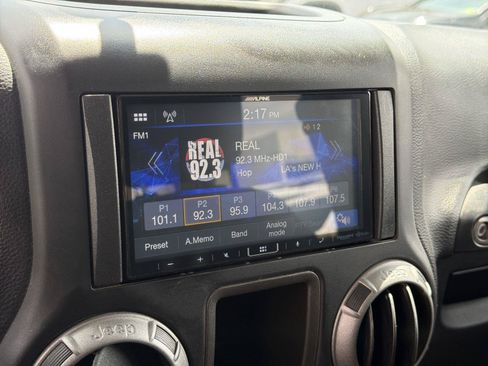 Used 2017 Jeep Wrangler Unlimited Sport AWD/4WD image 12
