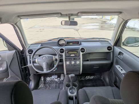 Used 2005 Scion xB image 11