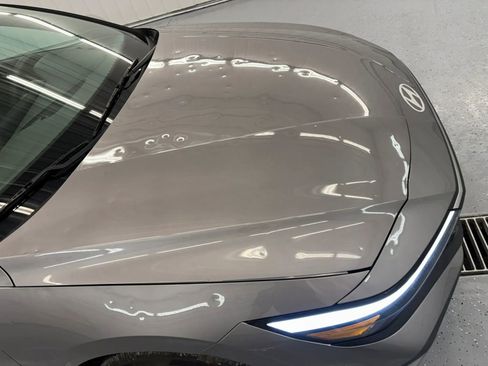 Used 2024 Hyundai Elantra SE image 15