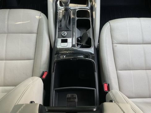 Used 2023 Kia Telluride EX w/ EX Captain's Chair Package FWD image 11