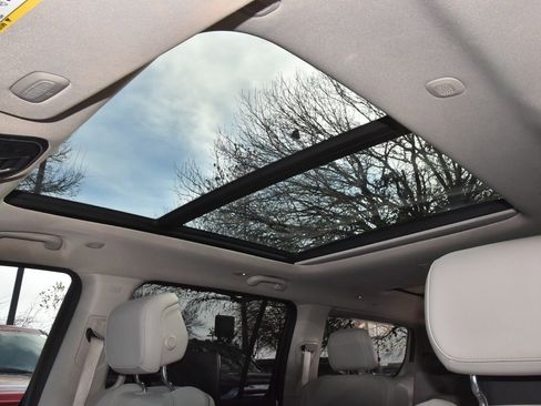 Used 2022 Jeep Wagoneer Series III w/ Premium Group I image 34